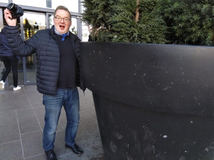 The treasurer of a very exotic flower